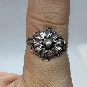 💛 925 Vintage Handmade Flower Ring *Tarnished*